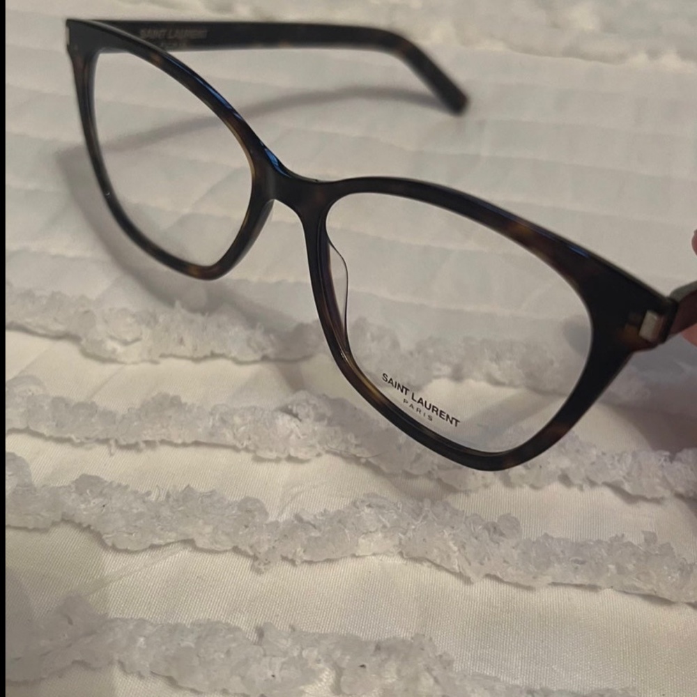 Saint Laurent frames. - Picture 3 of 4